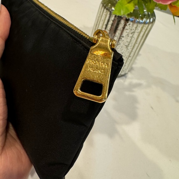 Authentic Prada pouch with sequined bear design - Picture 10 of 13